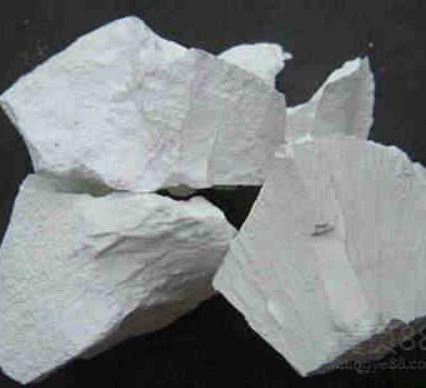 玻璃精雕機(jī)在安裝工件和夾具時要考慮的問題有哪些？